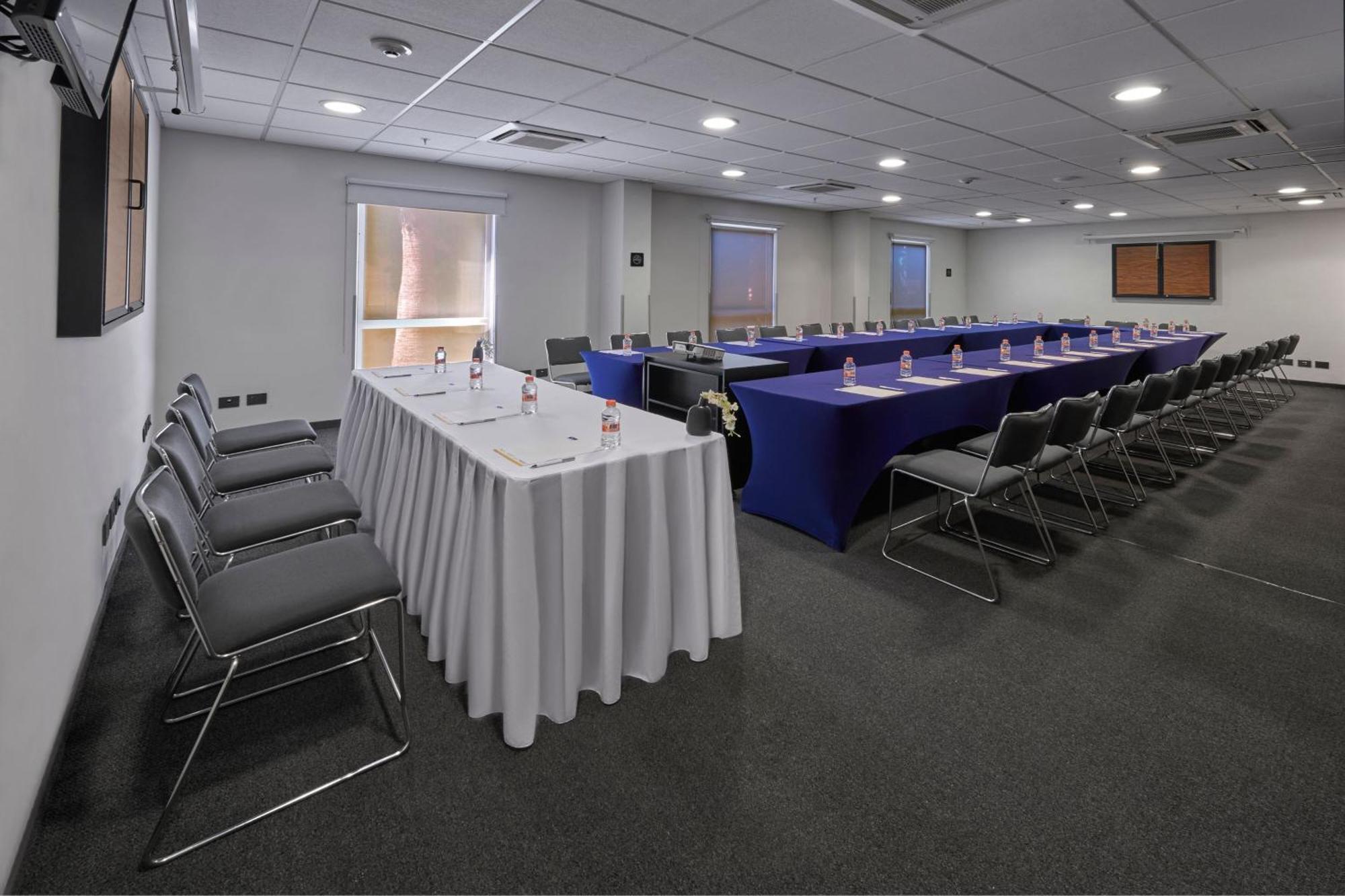 City Express Junior By Marriott Puebla Finsa Buitenkant foto